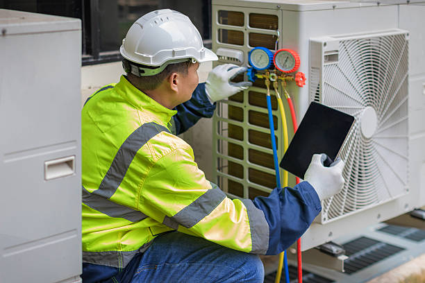 Professional Hvac technician working in Clarkston, MI
